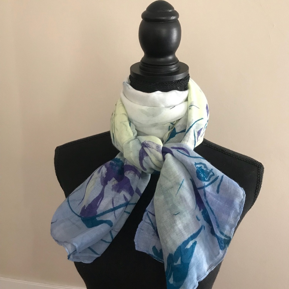 FLORAL SCARF/WRAP - Picture 3 of 3